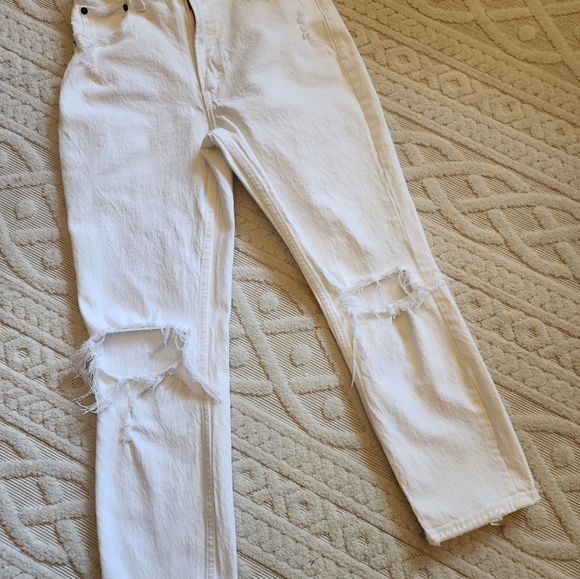 ABERCROMBIE AND FITCH MOM HIGH RISE JEAN - Picture 2 of 12